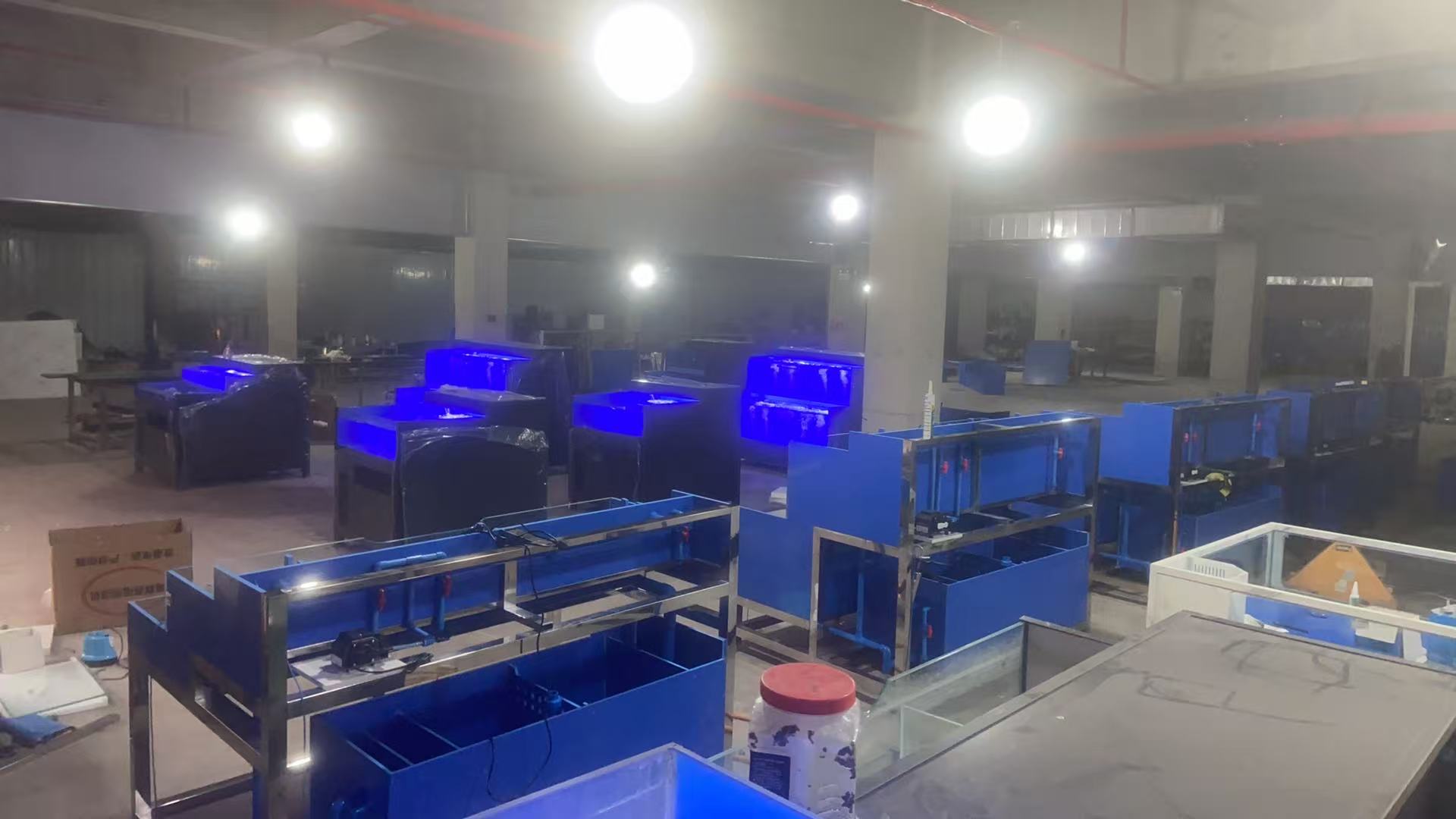 阿鱼缸夫商用水产鱼缸——工厂车间全景多品种生产